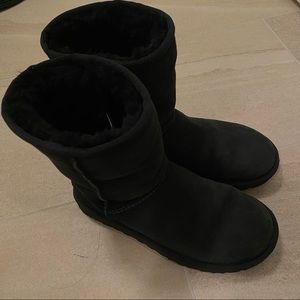 Authentic UGG classic short II in black US6